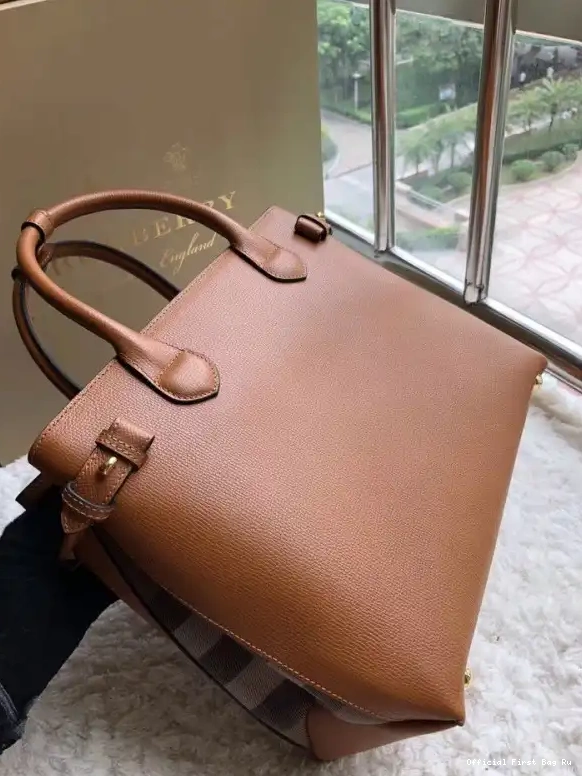 Official FirstBag Ru Check Medium House Burberry Leather The in and Banner 0527